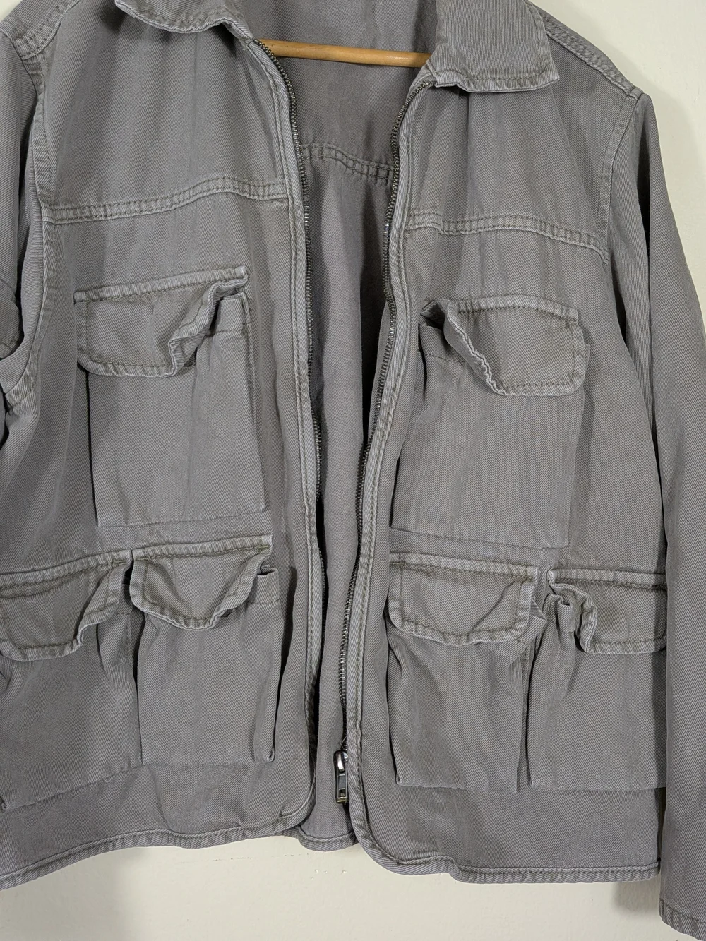 H&M Divided Gray Utility Cargo Denim Jacket Size Medium Full Zip Pockets
